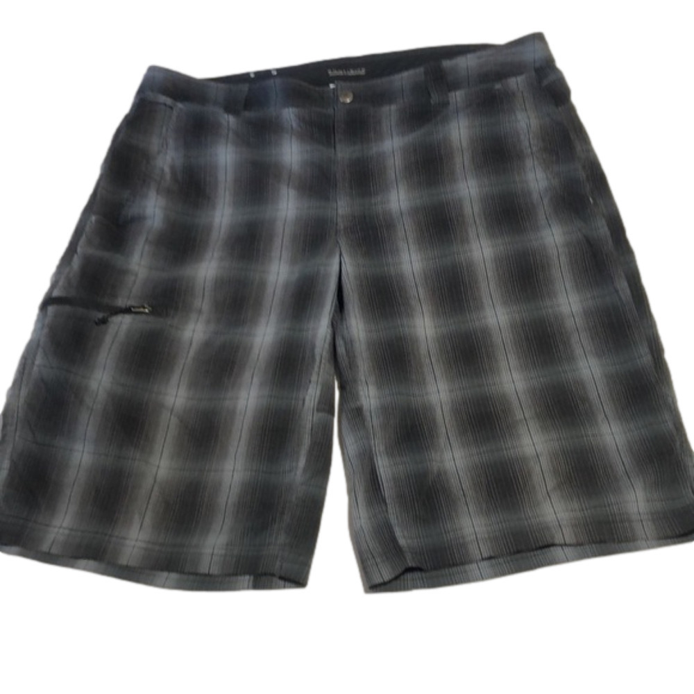 𝅺columbia men’s shorts, size 40, like new